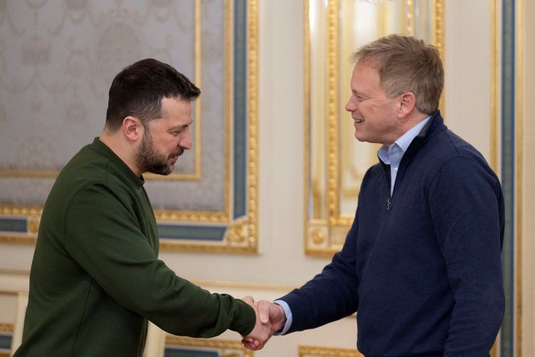 Британцы задумались о последствиях отправки Украине дальнобойных ракет. Они опасаются военного ответа России