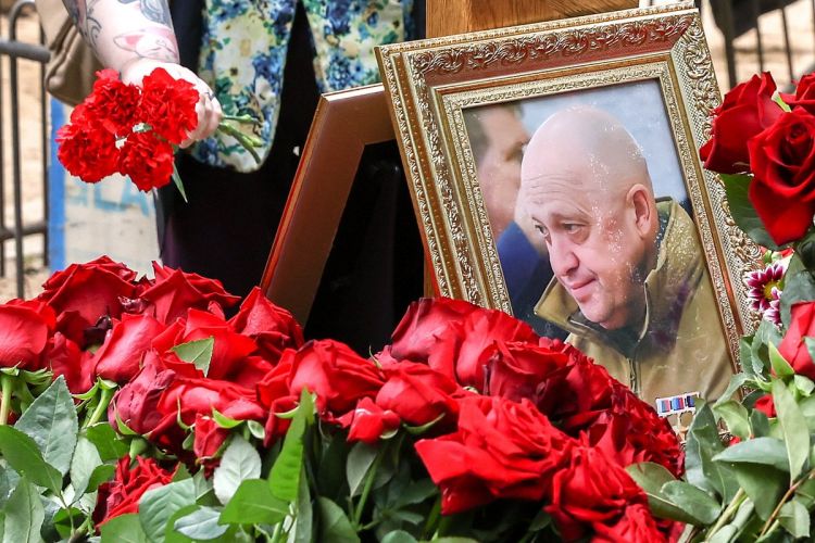 Могилу Евгения Пригожина залили бетоном. Там может появиться памятник ко дню рождения основателя ЧВК «Вагнер»