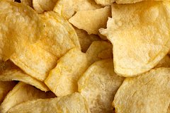 Названы провоцирующие отеки популярные продукты и напитки
