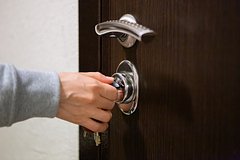 Россияне бросились скупать запрещенные квартиры