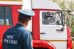 В Архангельске загорелся теплоход