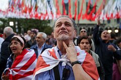 В парламенте Грузии рассказали о спекуляциях президента страны