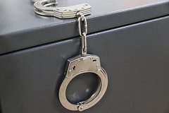 В российском городе помощник прокурора помог задержать наркодилера с автоматом