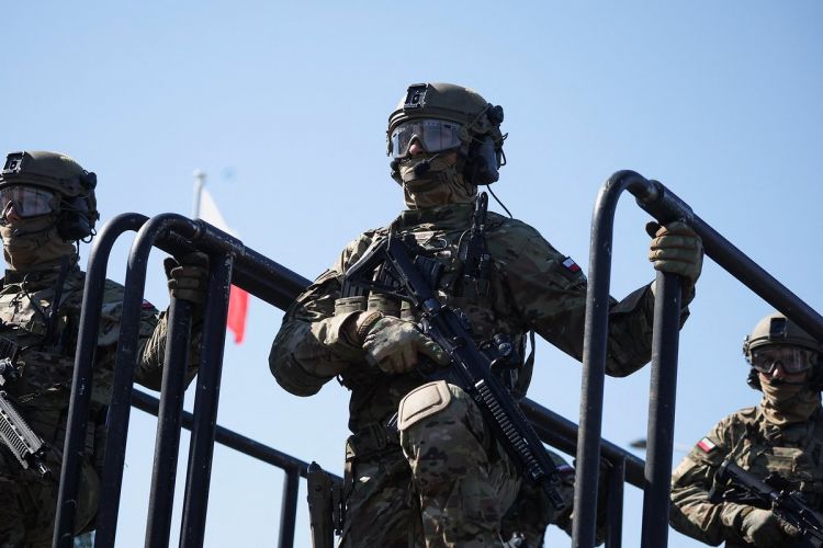 Армия Польши заявила об очень неспокойной ночи