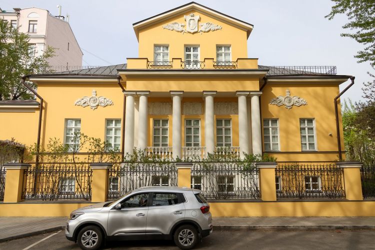 Автомобили арестованного замминистра обороны Иванова