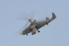 Экипаж Ка-52 отчитался о поражении замаскированной техники ВСУ