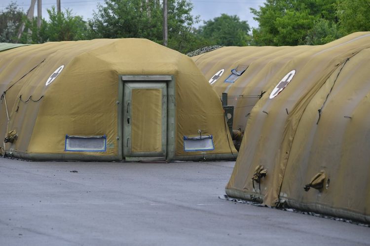 Хирург в зоне СВО спас военных, закрыв их своим телом от украинского дрона