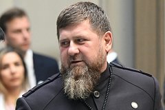 Кадыров отреагировал на попадание своей матери в санкционный список ЕС