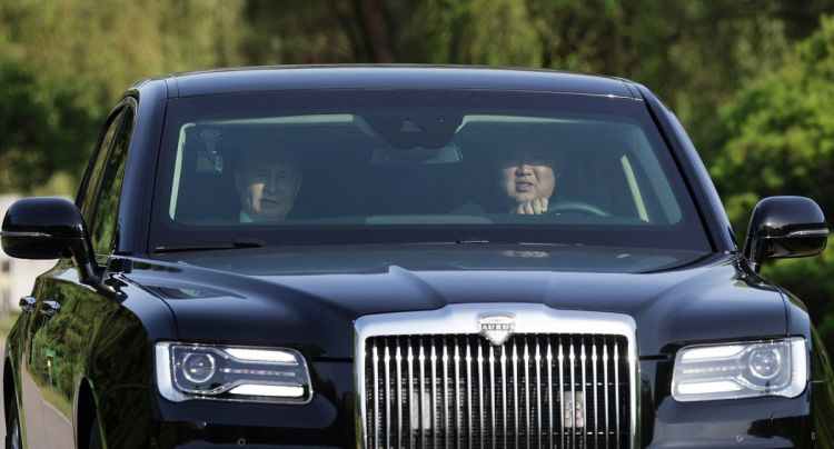 Ким Чен Ын подарил Путину собак редкой породы пхунсан