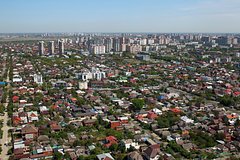 Появились подробности о водителе вылетевшей с третьего этажа парковки в Краснодаре BMW