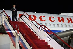 Путин прибыл во Вьетнам