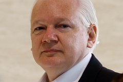 Судья объявила о прекращении дела Ассанжа