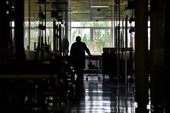 У съевших опасные салаты россиян массово начали происходить инсульты