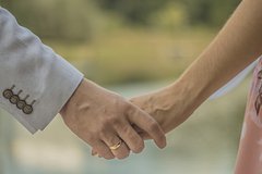 Учитель женился на совращенной им ученице и попал под суд