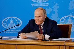 В Кремле назвали неконструктивной реакцию Запада на инициативу Путина по Украине