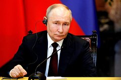 В России прокомментировали визит Путина во Вьетнам