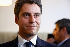 Во Франции заявили об отдалении сторонника Макрона от президента