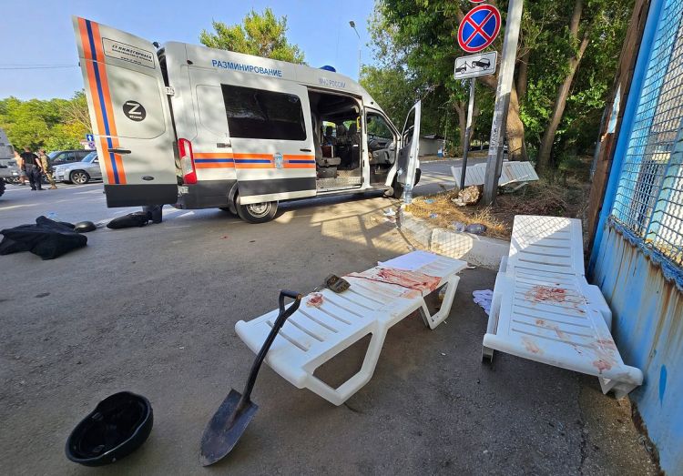 Водитель автобуса в Севастополе бесплатно вывозил людей с пляжа после ракетной атаки. Он спас 300 человек