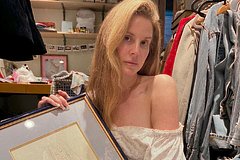 39-летняя Лана Дель Рей показала лицо без макияжа