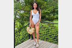 53-летняя телезвезда поделилась фото в купальнике