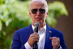 Байден объяснил отторжением экстремизма победу левых во Франции