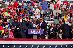 ФБР нашло взрывные устройства у стрелявшего в Трампа мужчины