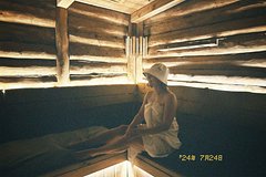 Юлия Пересильд снялась в откровенном виде в бане