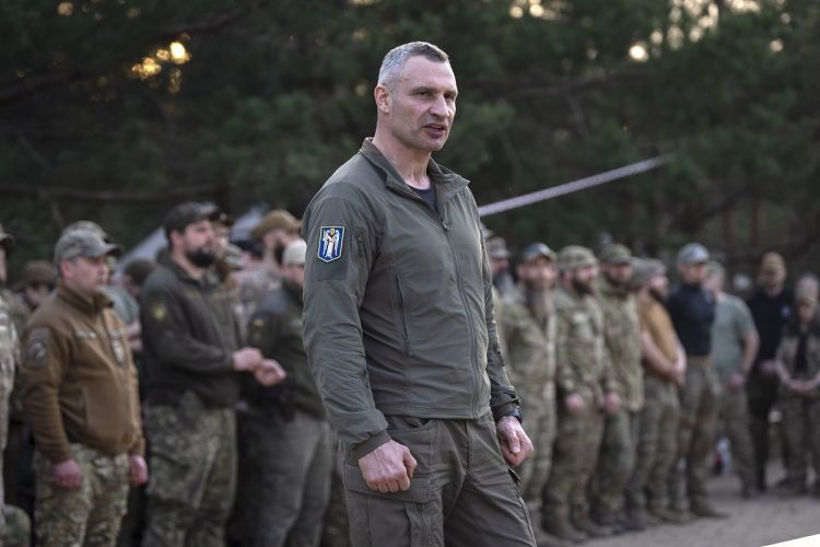 Кличко допустил, что Зеленский проведет на Украине референдум для достижения мира