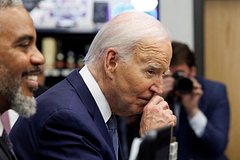 «Провозгласил черного мужчину». Байдену предрекли финал политической карьеры на фоне забытого имени своего министра обороны