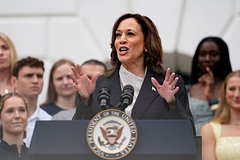 Опрос показал сокращение отрыва Трампа от кандидата-демократа