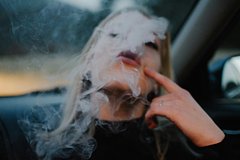 Перечислены развивающиеся из-за курения вейпов тяжелые болезни