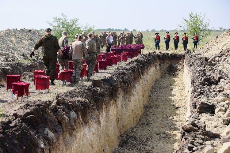 Появились кадры с церемонии захоронения неизвестных солдат СВО