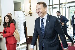 Польша заявила о планах сократить председательство Венгрии в ЕС