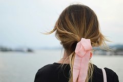 Россиянам раскрыли способы ухода за непослушными волосами