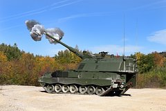 Российские бойцы из пушки уничтожили стоящую в 20 километрах от них немецкую установку