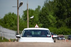В Госдуме предложили разрешить водить автомобиль людям с ампутированными руками