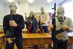 В российских школах появится преподаватель-организатор основ безопасности и защиты Родины