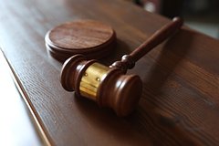 В российском регионе осудили на 3,5 года многодетную мать за истязание детей