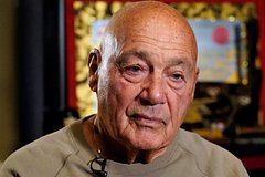 Владимир Познер попал в больницу