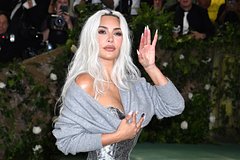 Ким Кардашьян объяснила появление на Met Gala в «бабушкином свитере в катышках»
